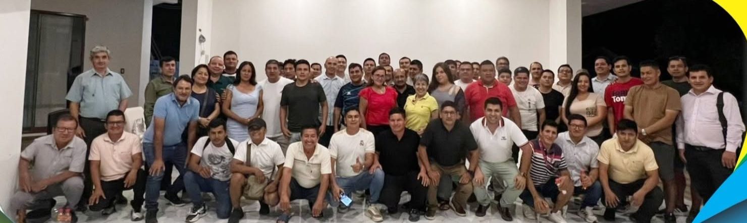 Socios del gremio reunidos en el local
